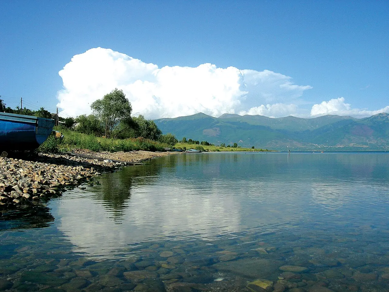 The calm surface of Lake Prespa, a possible detour on the road between Ohrid and Bitola