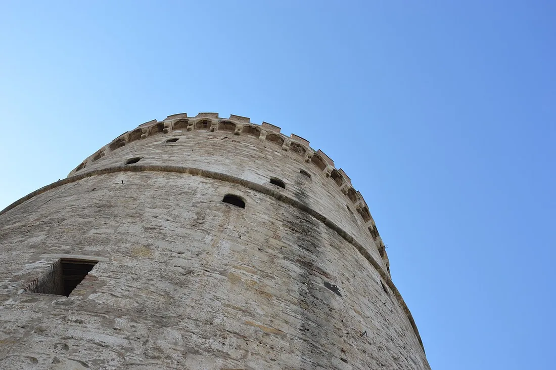 The White Tower on the Thessaloniki waterfront